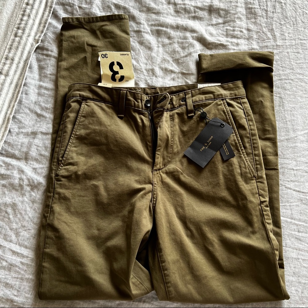 Rag & Bone size 30 army green chino pant